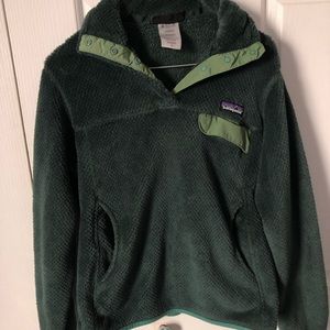 Women’s Green Patagonia jacket